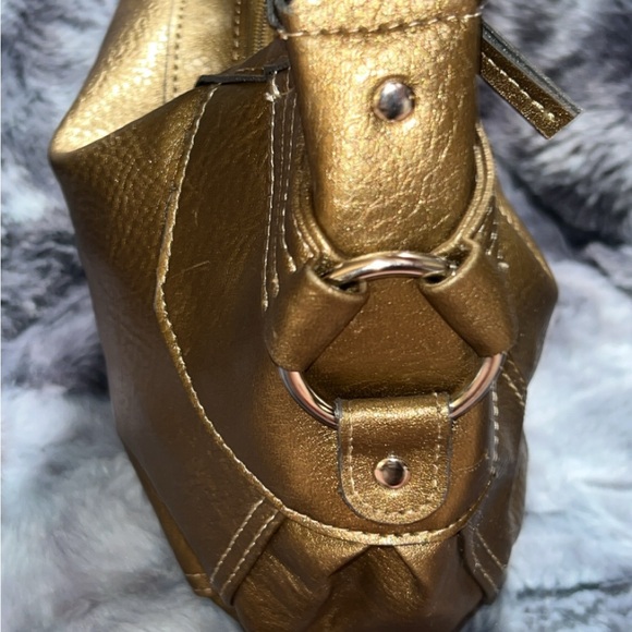 Y2K Gold metallic leather hobo bag with silver hardware #hobo